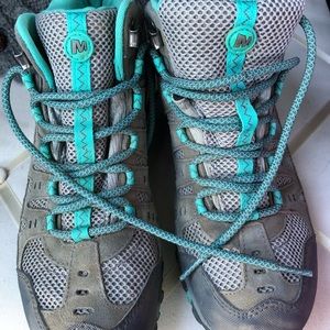 Women’s size 7 Merrell Hiking Boots